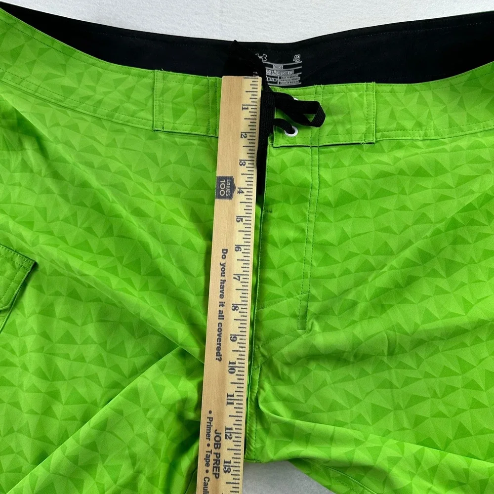 Under Armour Mens 42 Heat Gear‎ Board Shorts Lime Green Geometric Triangle Swim